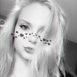 Meet your Posher, Andrea